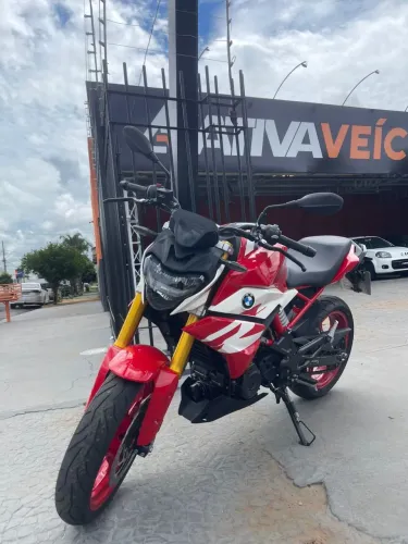 Moto bmw zera apenas 1000 km rodados 
