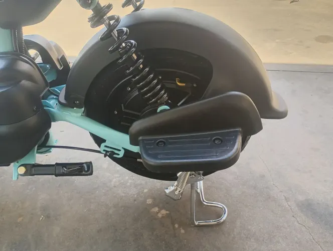 Vendo motinha elétrica adulto, muito nova