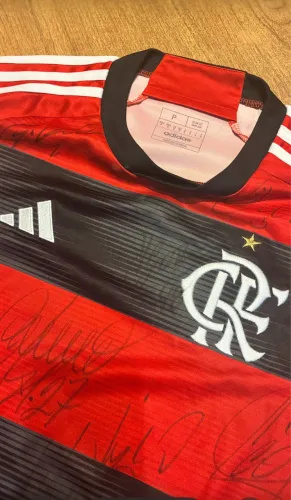 Camisa oficial Flamengo autografada vários jogadores 