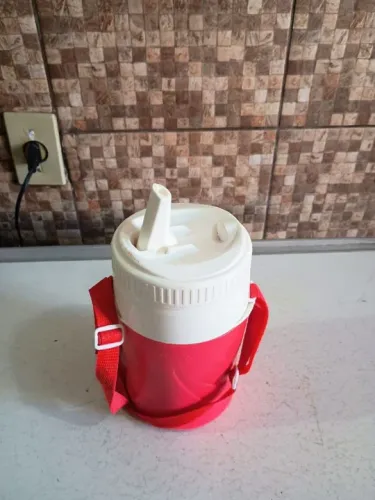 Garrafa Térmica com Canudo - Ideal para Viagens e Dia a Dia