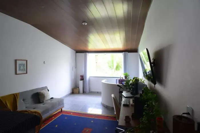 Sala e quarto amplo - Vista Livre - Ilha da Gigoia 
