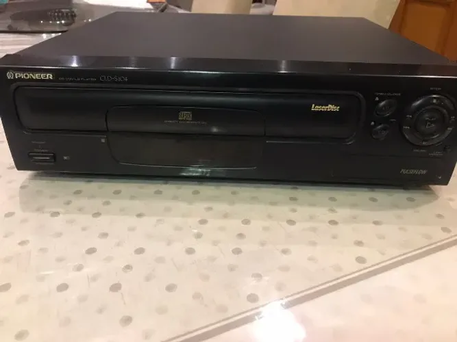 Pioneer CLD -S104 CD/Laserdisc Player