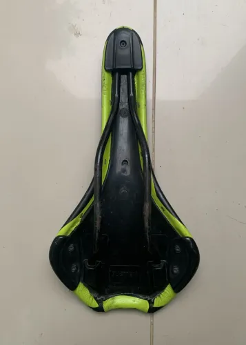 Selim de Bicicleta Justek - Preto e Verde