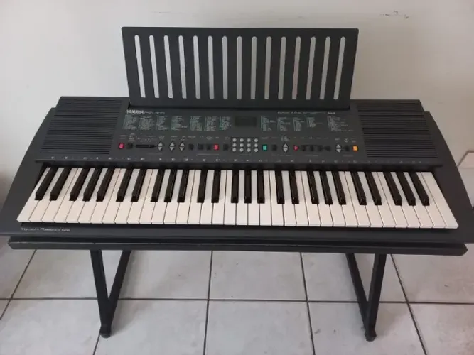 TECLADO YAMAHA PSR 300 C/ SUPORTE EXCELENTE !!!
