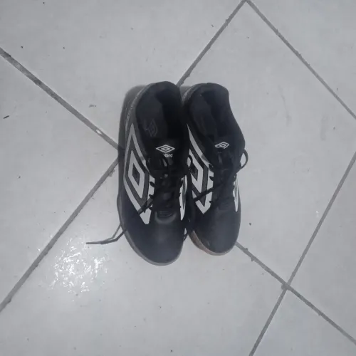Chuteira Umbro Campo