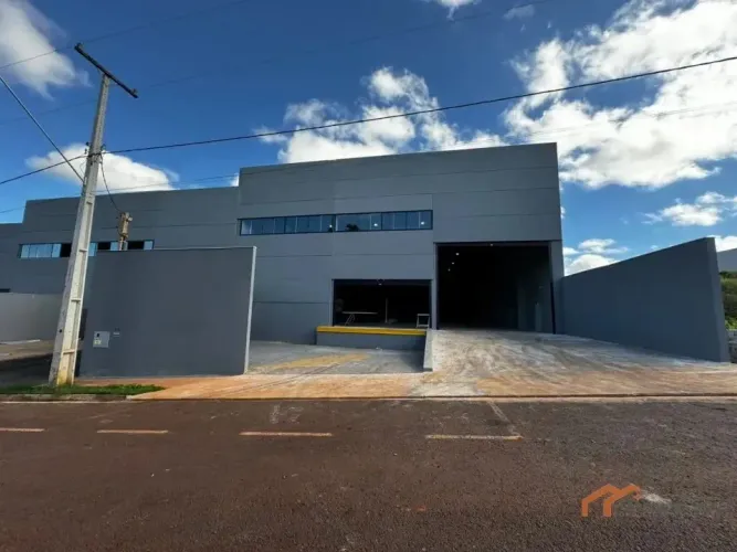 BARRACÃO Novo 850m² c/ Doca.