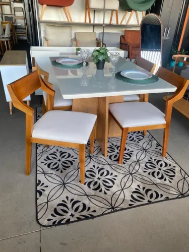 Conjunto Mesa Alice 120x90 com 4 Cadeiras Conquista