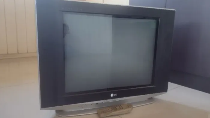 TV LG 21 polegadas - Modelo 21FU4RLG