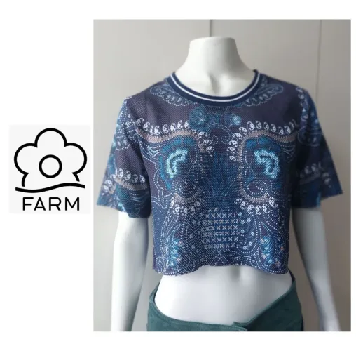Farm Blusa floral tecido vazado 