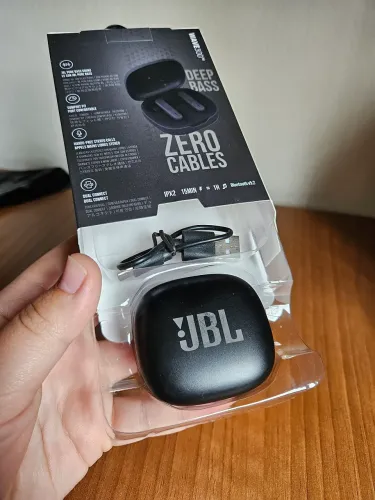 Fone JBL Bluetooth novo