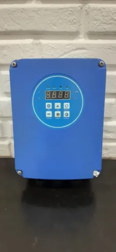 Controlador Solar para Bomba d?Água SAMKING - 1HP / 96V - IP65 - MPPT - Profissional