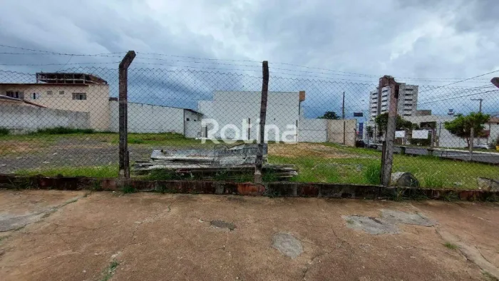 Área para alugar, Santa Mônica - Uberlândia/MG - Rotina Imobiliária