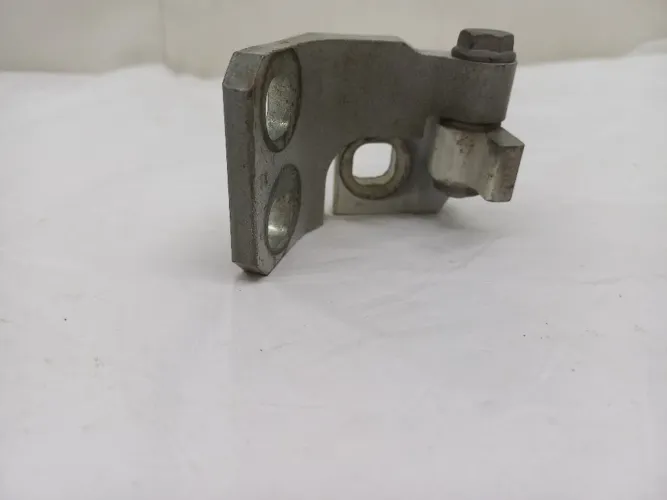 Dobradiça porta traseira Fiat Uno 04/11