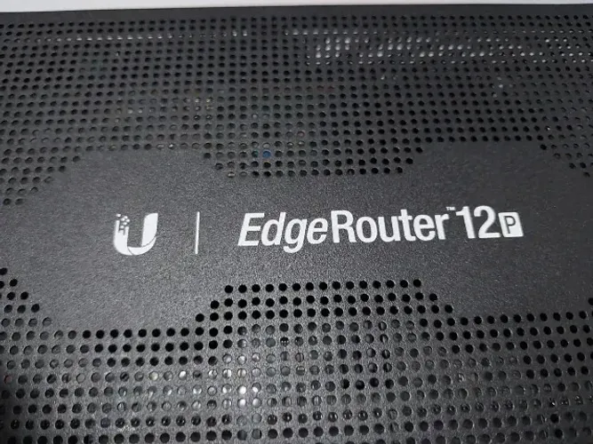 Roteador Ubiquiti Edgerouter 12P Er-12P 10 portas Gigabit + 2p Sfp Portas Poe