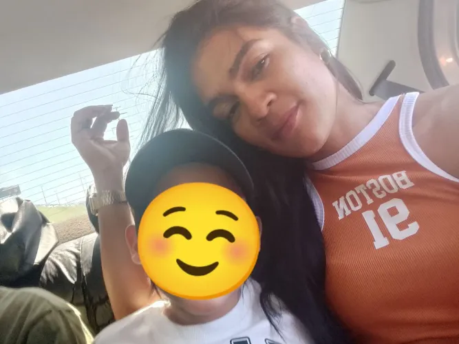 Faço faxina,sou babá, cuidadora de idosos.