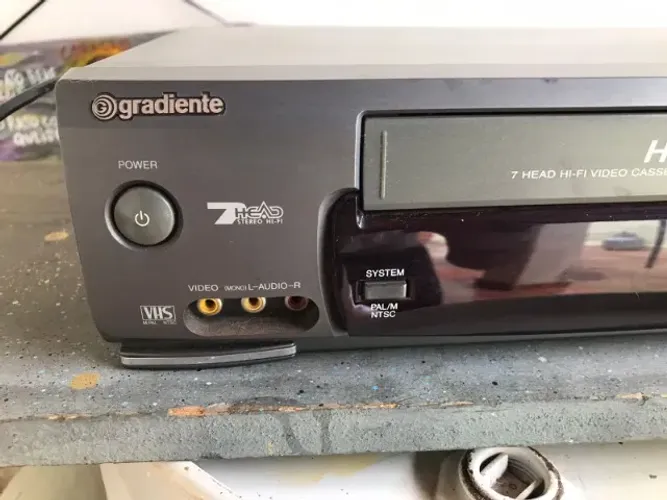 Video Cassete Gradiente HTGSV870C (não funciona)