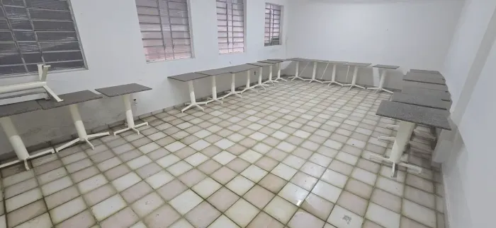 Mesas de Mármore com suporte de ferro (Usadas)