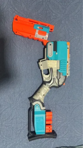 Nerf zoombie strine sledgefire