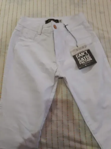 Calça feminina branca 