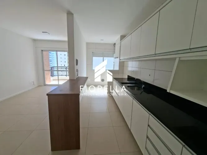 Apartamento à venda com 02 dormitórios, sendo 01 suíte, 01 vaga, no Kobrasol, São José-SC.