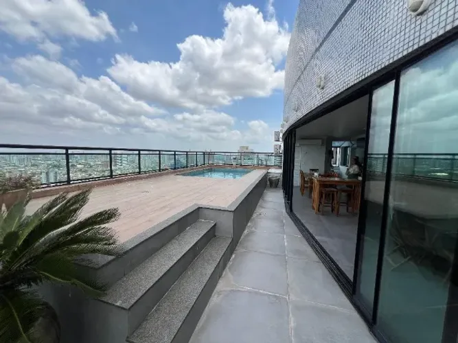 Edifício Torre Farnese, bairro do Umarizal, 4 suítes, com 445m²
