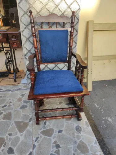 CADEIRA DE BALANÇO DA VOVÓ.