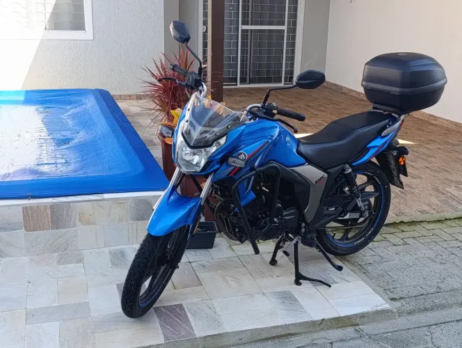 Moto Dk 150  pouco rodada