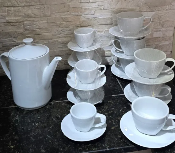 Conjunto Porcelana Cha e Café