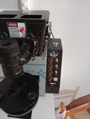 Maquina de Salgado e Amassadeira