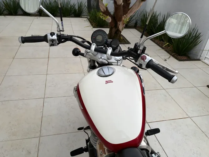 Moto Super Meteor 650 Celestial 2025