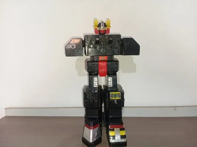 Boneco megazord super train para reparo