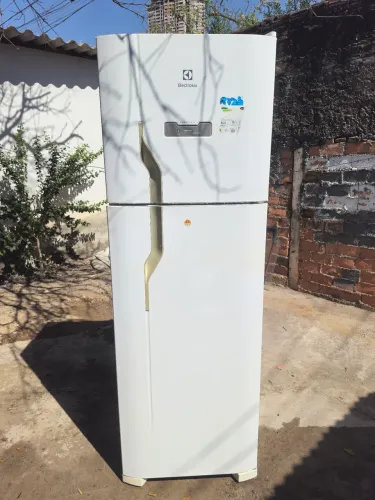 Geladeira Electrolux Frost Free DFN41