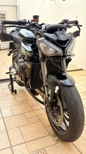 Triumph Street 765RS