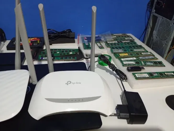 Roteador TP-Link (possui modo AP e Repetidor de sinal)