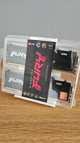Memória DDR5 64Gb (2x 32GB ) 5600mhz Kingston CI40 (cada pente 32gb R$2500)