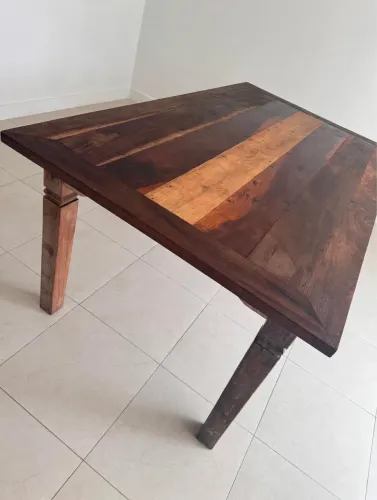 Vendo mesa de madeira demolição