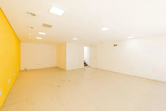Prédio comercial no Centro de Pelotas com localização privilegiada, excelente visibilidade