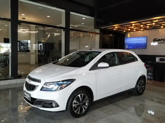 Chevrolet Onix Hatch LTZ 1.4 8V Flex Power Aut. 4P 2015