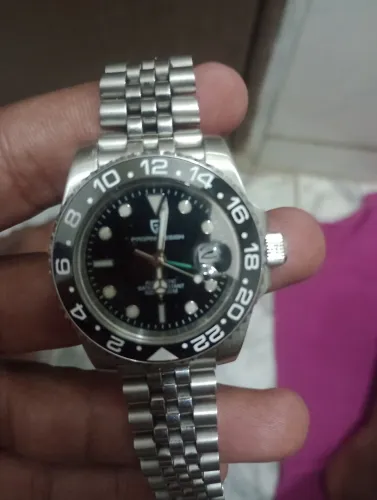 Relógio lindo e novo safira e automático 