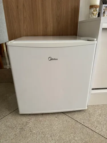 Frigobar Midea