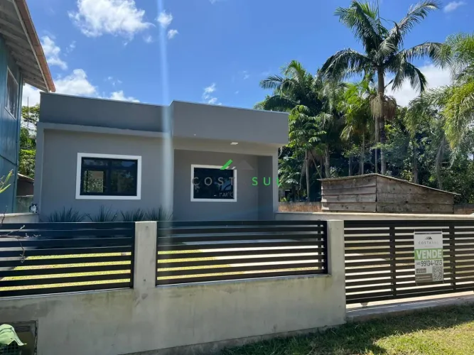 Casa térrea locação anual no bairro Ressacada em Garopaba SC