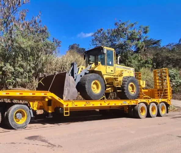 Pá carregadeira Volvo L120 R$159.990,00