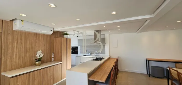 Apartamento 1 dormitório vista mar - Itacorubi - Florianópolis