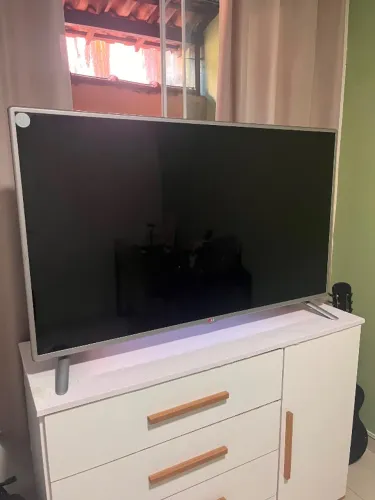 Smart TV LG 47" Full HD + Aparelho Roku Express