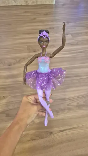 Barbie bailarina com luz