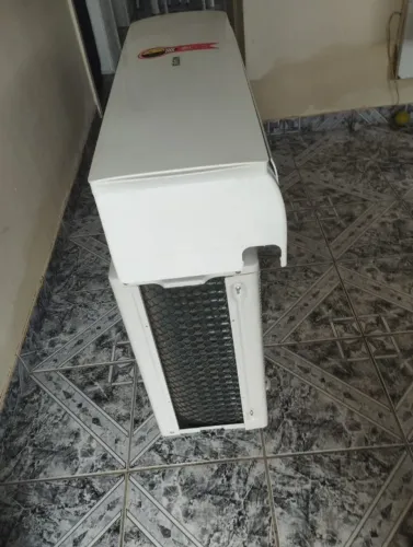 AR-CONDICIONADO SPLIT Á VENDA  , INSTALAÇÃO JA INCLUSA 