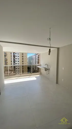 Amplo Apartamento em Itapuã: 4 Quartos com Suíte com 200 m²