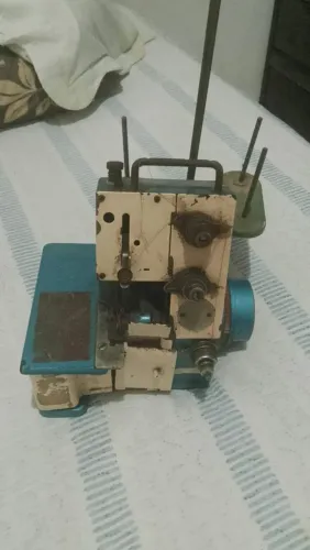 Máquina overlok