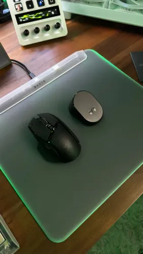 Combo Razer Basilisk V4 Pro + Mouse Dock V2 Pro - RGB Chroma
