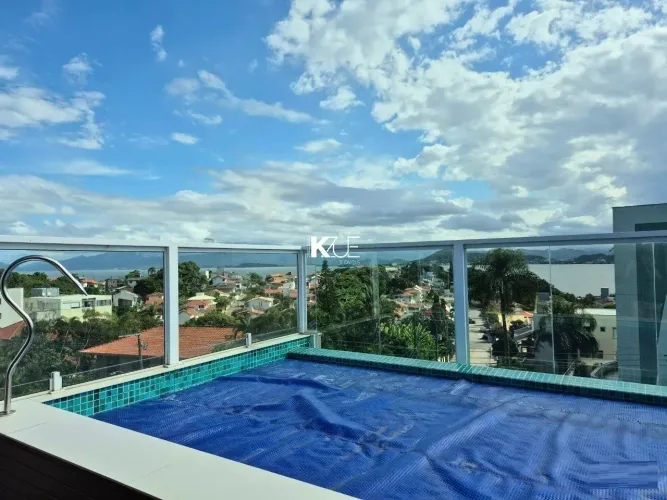 Imóvel para venda possui 200 metros quadrados com 3 quartos em Abraão - Florianópolis - SC